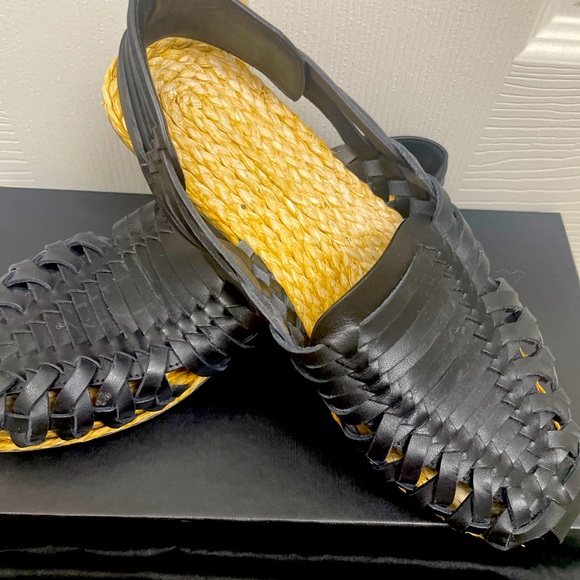 Saint Laurent raffia and leather fisherman sandals - Picture 2 of 9